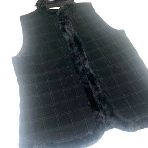 Chico's Black Faux Fur Detail Square Stitch Pattern Vest Size Medium